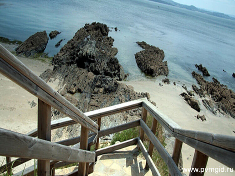 Лестница на пляж - фото