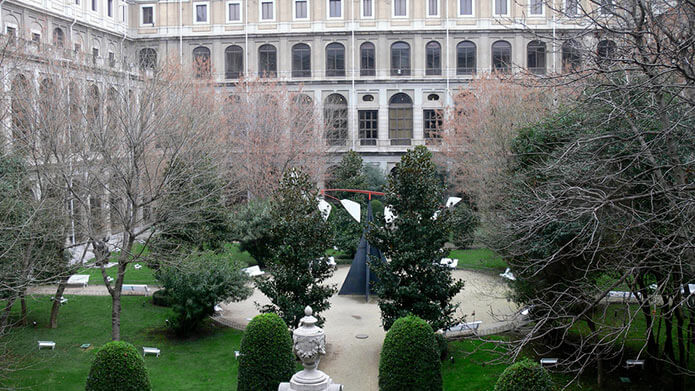 Двор музея королевы Софии - фото