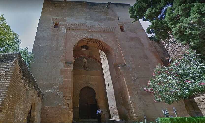 Ворота Правосудия в Альгамбре - фото