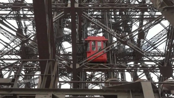 Лифт Эйфелевой башни - фото